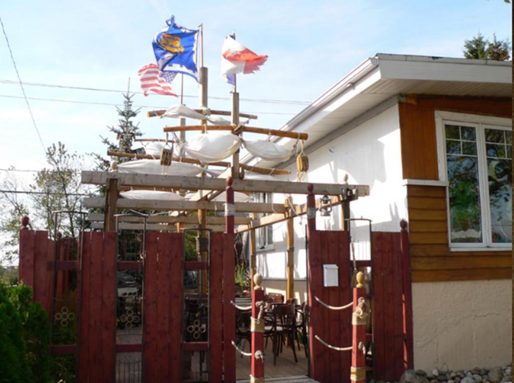Bed and Breakfast L'Oasis Du Pirate Леві Екстер'єр фото